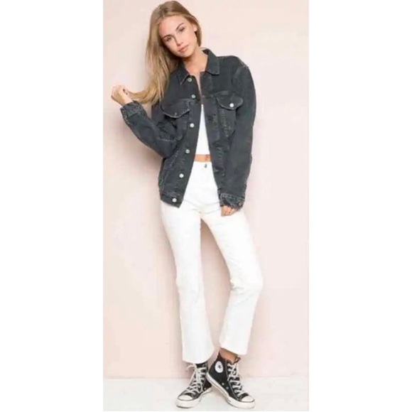 BRANDY MELVILLE AMARA DARLING OVERSIZED DENIM JACKET (FADED GREY) - Picture 3 of 15